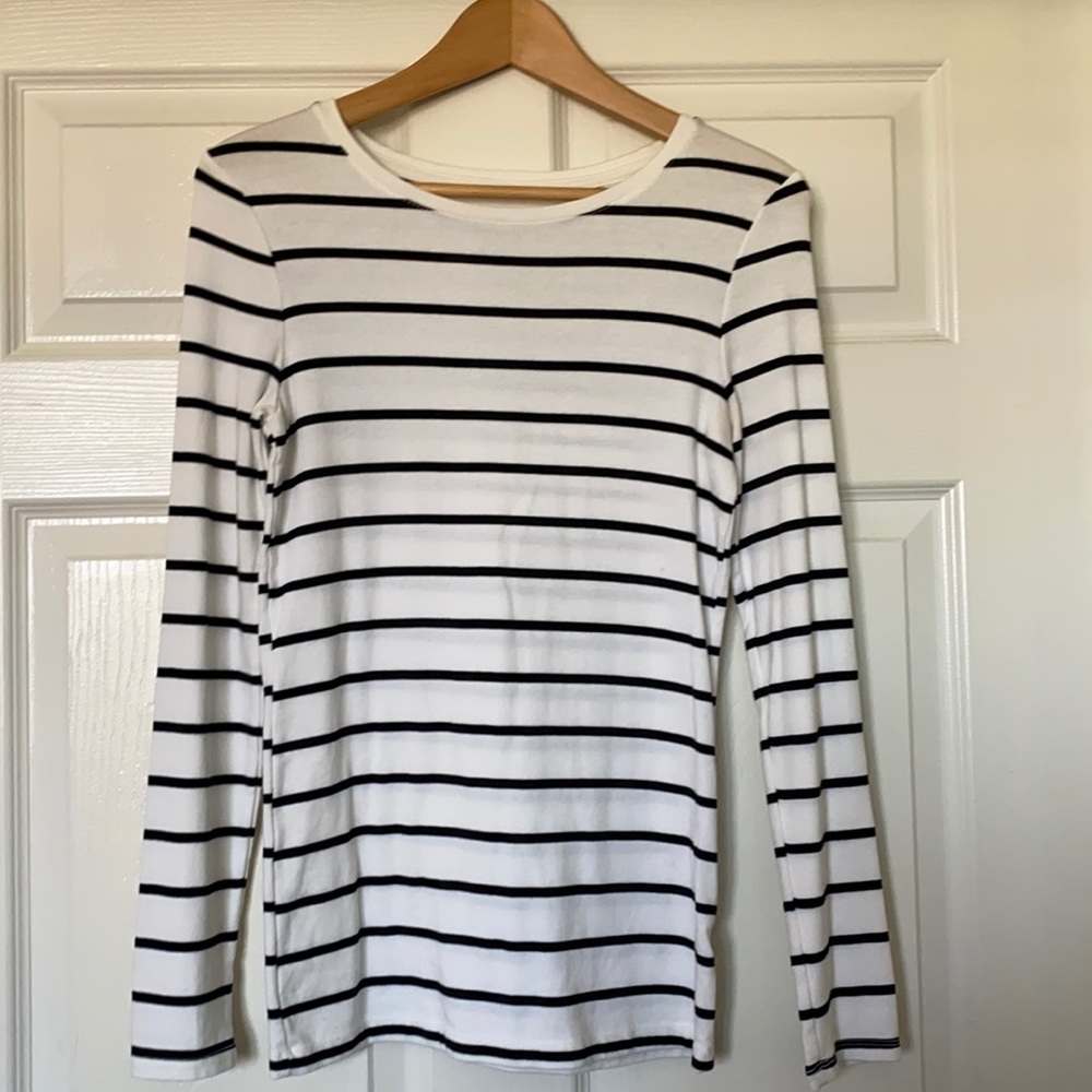 Black and white strip long sleeve